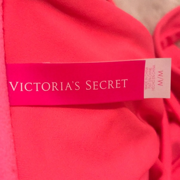 Victoria’s Secret Halter Style Bathing Suit Top M - Picture 4 of 6